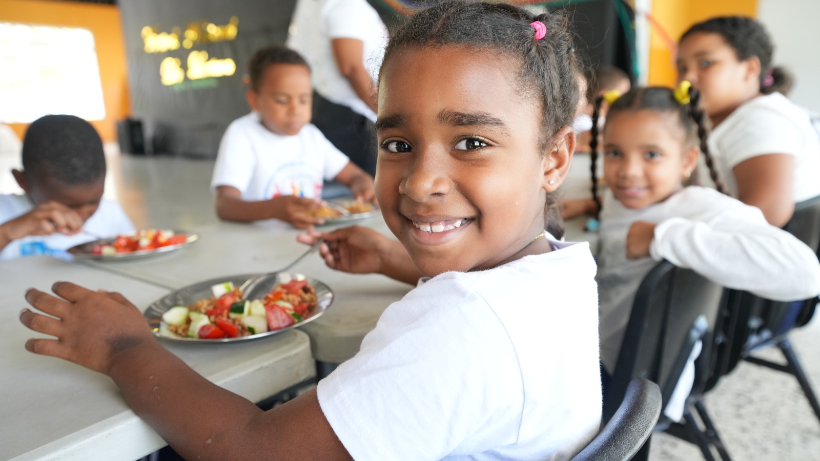 Informe de la Iniciativa Dominicana por una Educación de Calidad destaca contribución de la alimentación escolar para evitar que los estudiantes abandonen las aulas